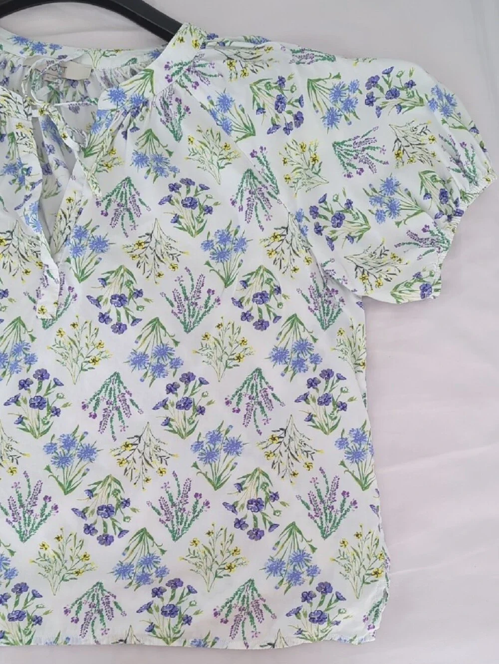 EUC LOFT Blouse Elastic Cuffs